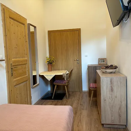 Han/Misafirhane Zum Sepp 2*